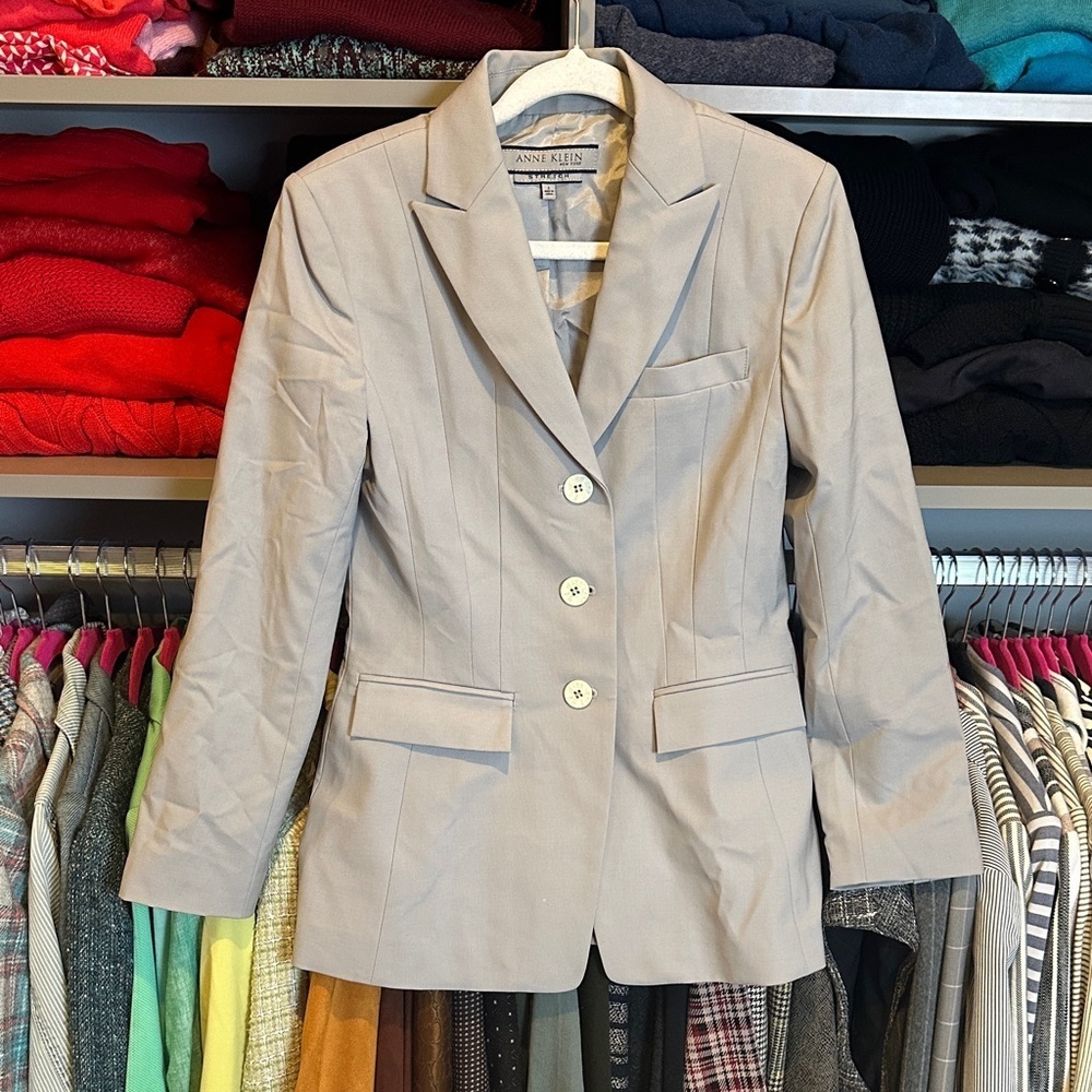 Anne Klein gray 3 button closure 3 pocket stretch blazer size S
